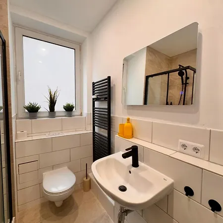 New In Buckau - Waschmaschine, Smart-tv, Neues Badezimmer * マクデブルク