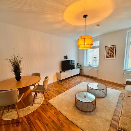 Apartment New In Buckau - Waschmaschine, Smart-tv, Neues Badezimmer *