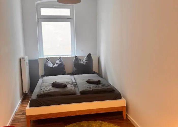 New In Buckau - Waschmaschine, Smart-tv, Neues Badezimmer *