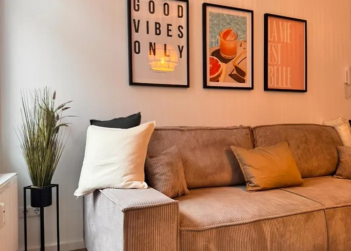 Lägenhet New In Buckau - Waschmaschine, Smart-tv, Neues Badezimmer