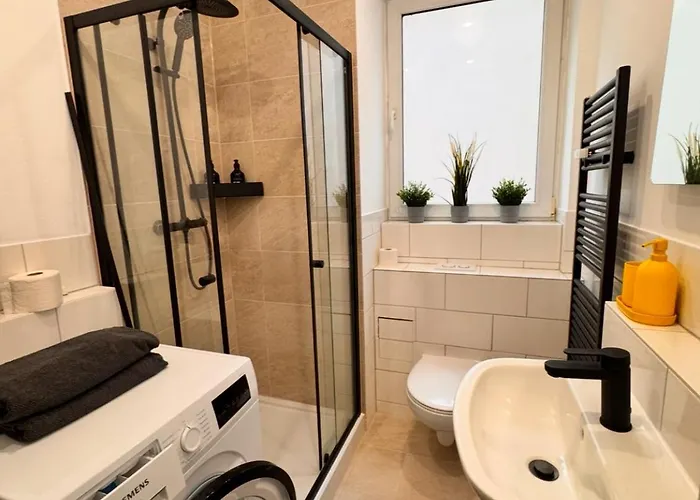 Lägenhet New In Buckau - Waschmaschine, Smart-tv, Neues Badezimmer